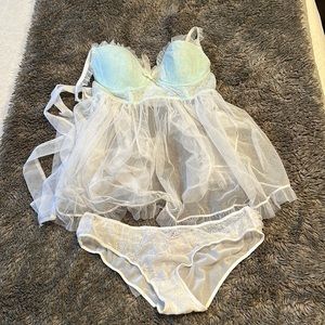 Boutique brand white and light blue babydoll matching set, size medium